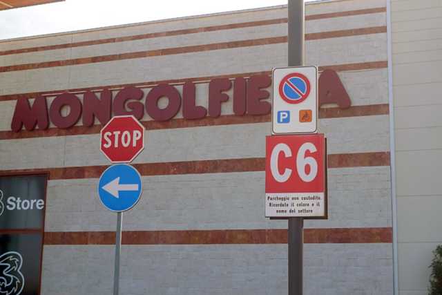 Cartelli stradali: niente multa se non si rispettano negli ipermercati